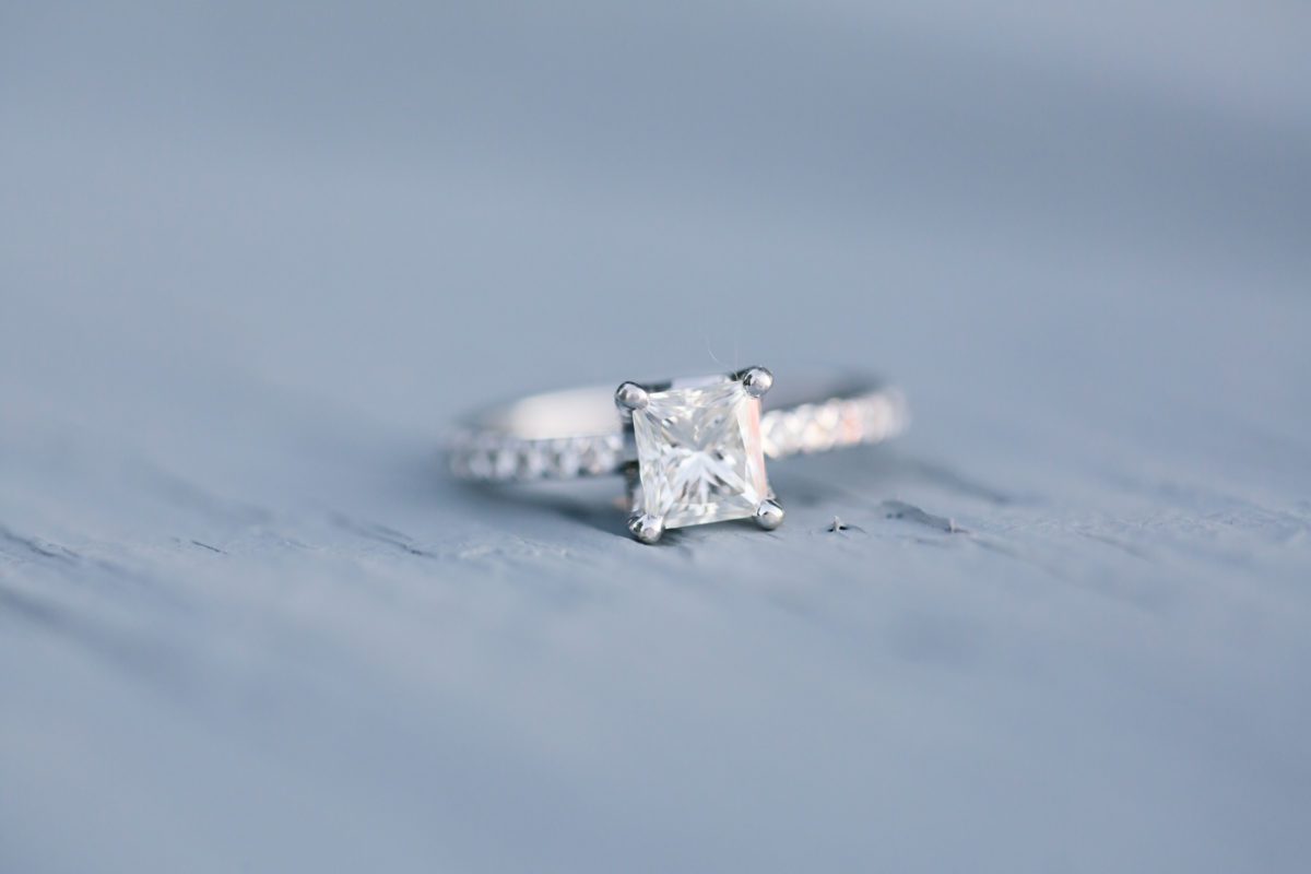 fall engagement at lake erie marina lindsey yeagley photo