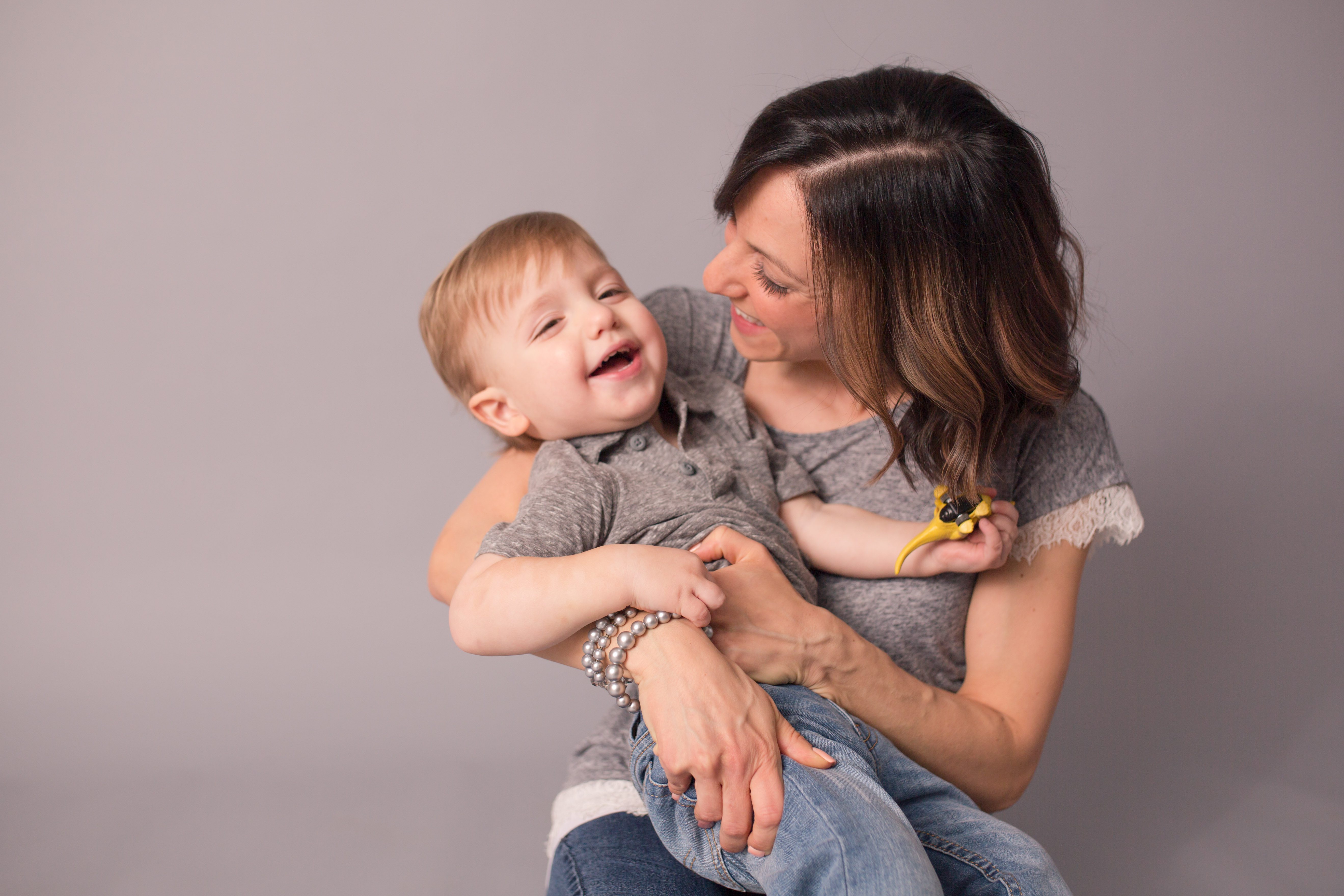 mama and son giggling youngstown ohio studio photography