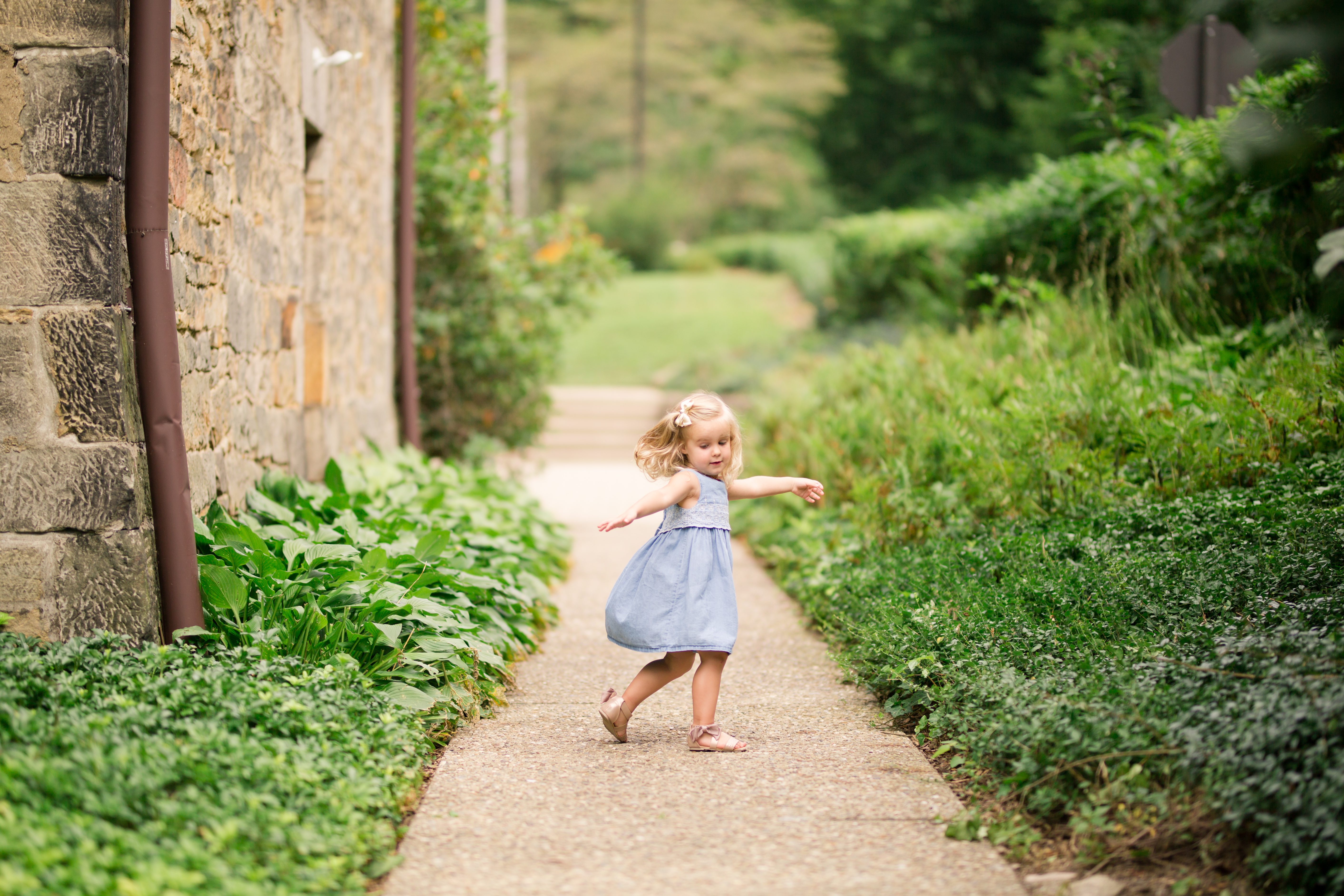 toddler dancing at pioneer pavilion