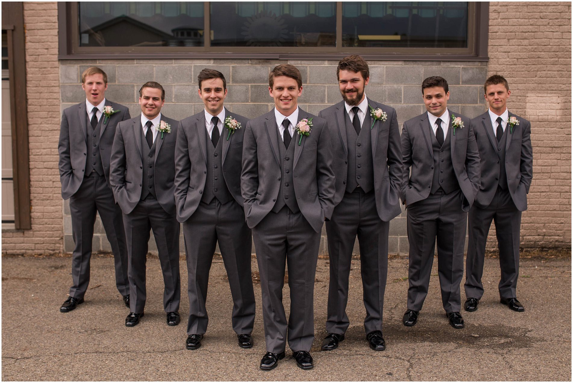 youngstown_wedding_photographer_salem_saxon_club_chipotle_lindsey_yeagley_photo